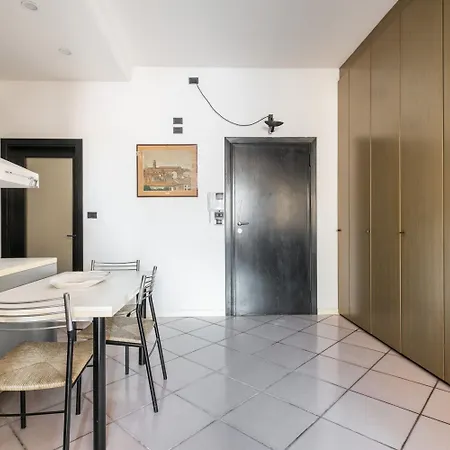 Torre Dell'orologio By Wonderful Italy * Bolonia